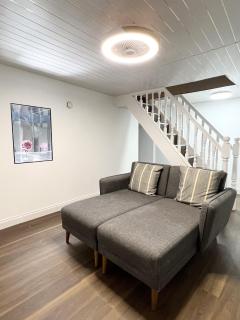 Welsh Holiday Accommodation - Modern Living - 5