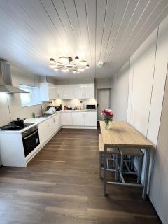 OYO Welsh Holiday Accommodation - Modern Stay - 7