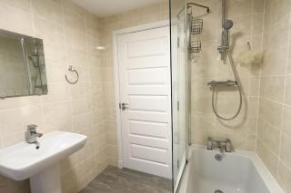 4 Bed complete Home in Edinburgh Near Airport - 2