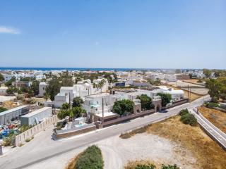 Loukas & Emma Eco Houses - Perissa - 7