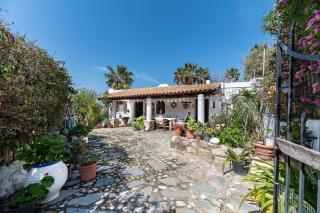 Paradiso Vintage Villa: Traditional 1944 Gem - Amanioú - 7