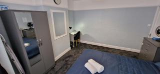 Rowan Crescent's Luxury Stay-In 2 - 3