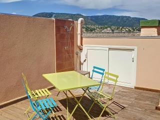 T2 duplex rénové à 20m de la plage avec vue mer, parking et WIFI - FR-1-610-59 - 1