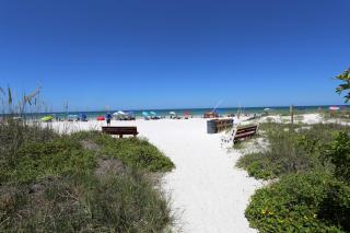 Barefoot On The Shores II - Clearwater Beach - 8