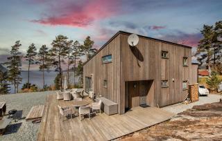 3 Bedroom Amazing Home In Jørpeland - Jørpeland - 1