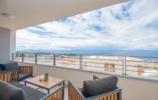 Lovely Apartment In Makarska With House Sea View - Makarska - 0