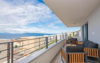 Lovely Apartment In Makarska With House Sea View - Makarska - 2