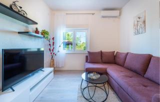 2 Bedroom Amazing Apartment In Benkovac - Benkovac - 7