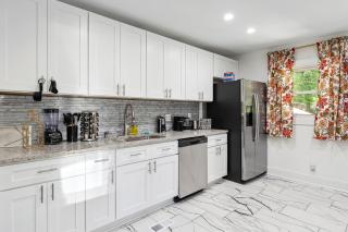 Coastal Retreat Oasis- Perfect for large groups by Deity Villas - Atlanta - 6