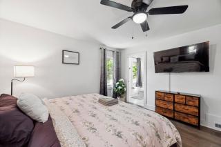 Coastal Retreat Oasis- Perfect for large groups by Deity Villas - 1