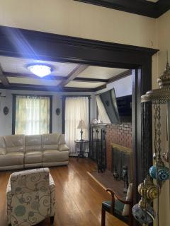Elizabeth New Jersey bedroom -Newark Airport -New York City - 3