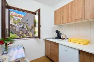 KABLAR'S SUNNY SUITES - 1