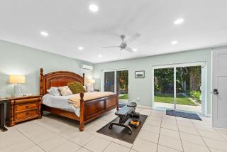 Seaside oasis studio with heated pool - 2