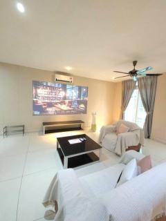 KSL Mall 110inch Screen Movie Room Cozy Suite - Johor Bahru - 1