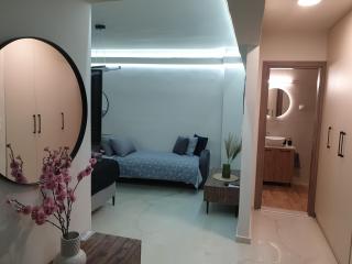 BlackGeorge Apartment - 2