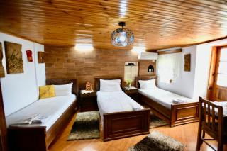 Guesthouse Alvaro Kadiu - Berat - 8