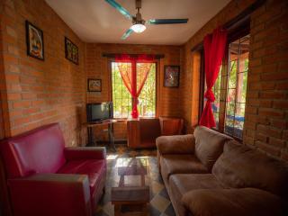 2 bedroom apartment in lush garden, 3 blocks from beach and center of San Juan - San Juan del Sur - 1