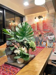 Double Studio, Private Bath & Balcony, Shared Kitchen with Local Family by Pillows & Purrs - Bangkok - 4