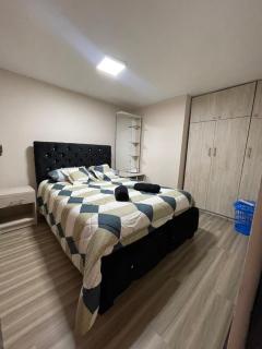 Apartamento frente a la policía - 7
