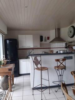 Maison chaleureuse au calme - Cast - 1