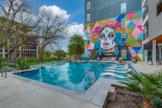Trendy Condo on Riverwalk Free Parking Pet Friendly Centrally Located on the Riverwalk - San Antonio - 6