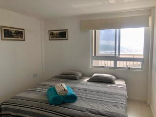 Apartamento Vista total do Mar uma cobertura a 400m do Beach Park no Porto das Dunas Aquiraz Condomínio Terramaris Piscina ampla Parque infantil Sauna Estacionamento privado - 4