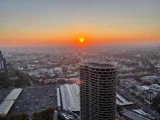 Sky View 1B1B APT in the CBD - 2