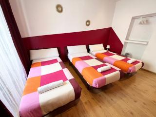 Hostal La Casa de La Plaza - Madrid - 6