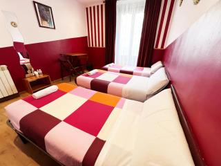 Hostal La Casa de La Plaza - Madrid - 1