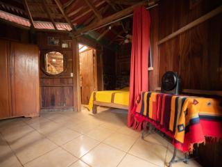 1 bedroom cabin, 3 blocks from beach and center of San Juan - San Juan del Sur - 5