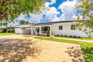 Charming Oasis 2 Bedroom Home with Pool, 8 minutes to the Ocean - Pompano Beach - 5
