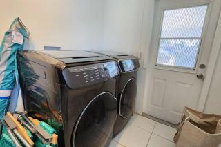 Charming Oasis 2 Bedroom Home with Pool, 8 minutes to the Ocean - Pompano Beach - 4