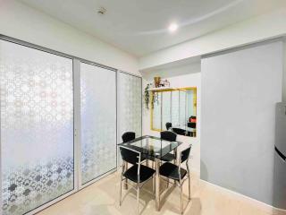 Artist's Haven Creative Condo at Azure - Manila - 5