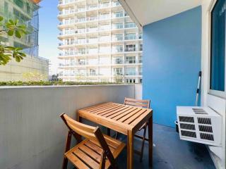 Artist's Haven Creative Condo at Azure - Manila - 2