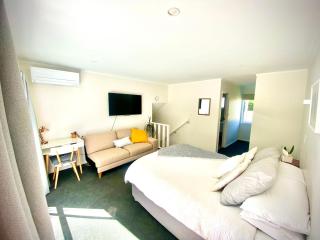 2 Mile Bay Guesthouse - Taupo - 2