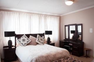 Sun Ray Guest House - Centurion - 9