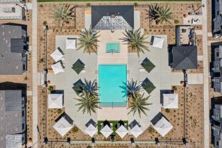 Gleaming Contemporary Home in Buckeye with Pool,BBQ - Buckeye - 5
