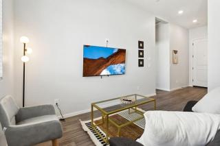 Sparkling Modern Home in Buckeye with Pool,BBQ - Buckeye - 0