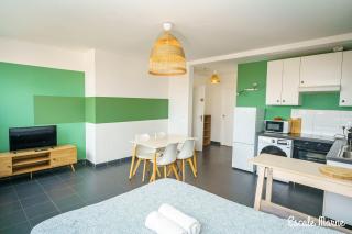 Parking Rue Gratuit - 20 pour cent escale-marne,fr - De 1 a 6 personnes - Appartement Entier - 10mn à pied metro 8 - RER A, Grand Matelas Emma 160X200, Cuisine Équipée, Lave Linge, Vue Panoramique, 2ème étage - Garde à Bagage Gratuite 24-7 - Maisons-Alfort - 0