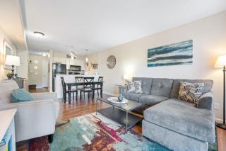 WALK-IN - WOODED 5-ACRE LAKE - HIKING TRAILS - Near SDC - 2 Pools - FREE TICKETS INCLUDED - NCH14-6 - Reeds Spring - 5