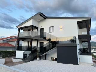 Sea Dreams Apartments - Pridraga - 0