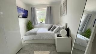 Lovely 3 bedroom house near city centre - Basildon - Basildon - 4