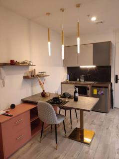 Dolce Far Niente en XOE Suite F8, República del Salvador - Quito - 2