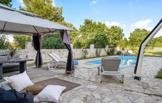 Awesome Home In Lozovac With Jacuzzi - Lozovac - 1