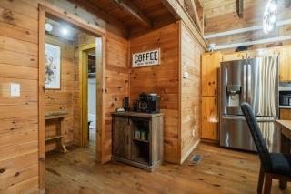 Modern Cabin with Luxury Gym, Firepit + Game Room! - Blue Ridge - 5