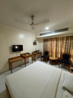 The Ambassador Hotel Pune - Pune - 2