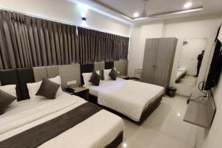 Hotel Selfie Inn - 3