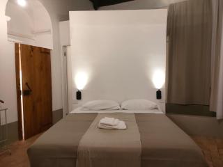 Torre Subrosa, vasca in camera cromoterapia - 1