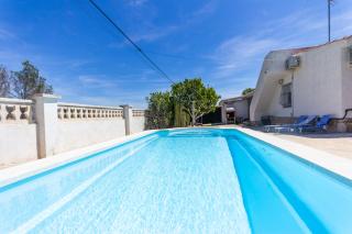 INNOUTHOME Casa Familiar con Piscina y Jardín Av 3 Calas - 9