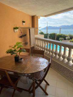 Bord de mer, terrasse, tout à pieds - 1